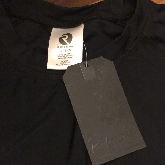 Women’s size LG Ripzone Rash Guard/ Swim Shirt - Picture 2 of 4